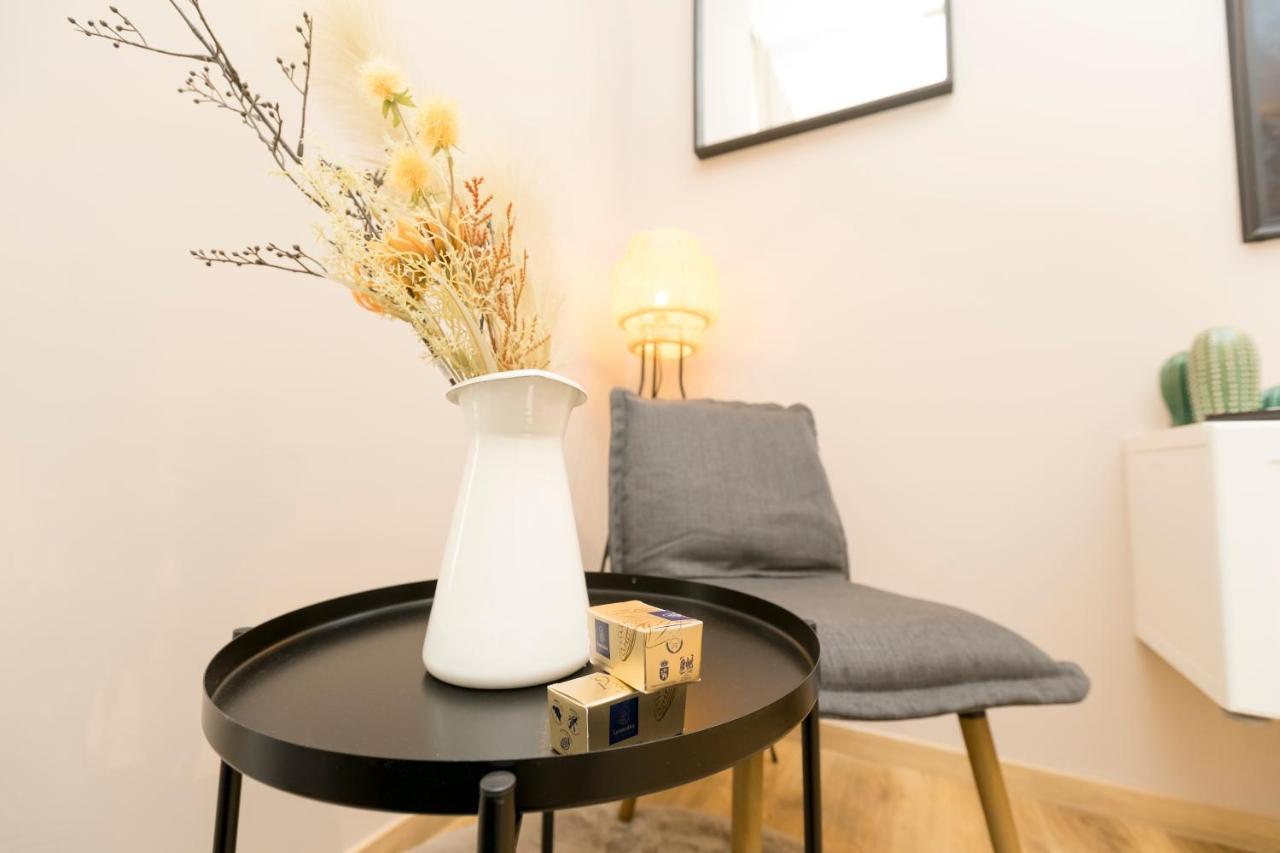 Golden Dove Luxury Aparts Bruselas Exterior foto